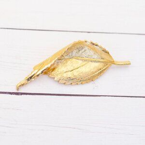 Vintage Elven Abstract Leaf Gold Tone Brooch - S36